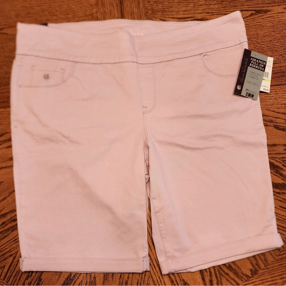 Gloria Vanderbilt "Amanda" Bermuda Shorts Size 18 W